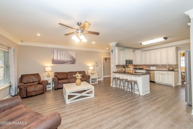 101 Shadowbrook Lane, Youngsville, LA 70592