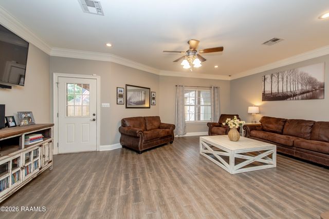 101 Shadowbrook Lane, Youngsville, LA 70592