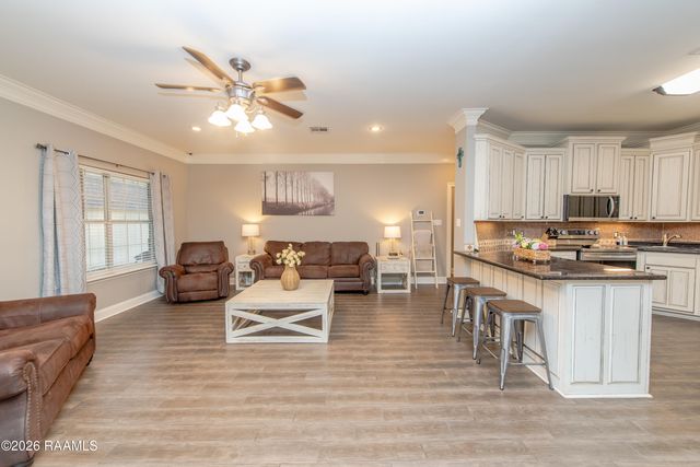 101 Shadowbrook Lane, Youngsville, LA 70592