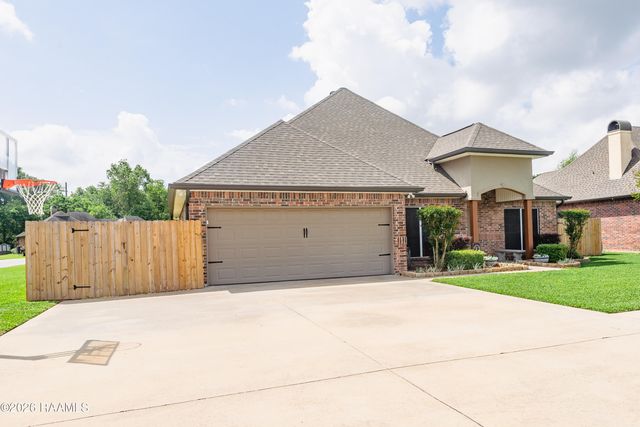 101 Shadowbrook Lane, Youngsville, LA 70592