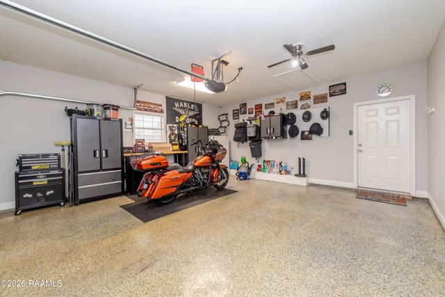 101 Shadowbrook Lane, Youngsville, LA 70592