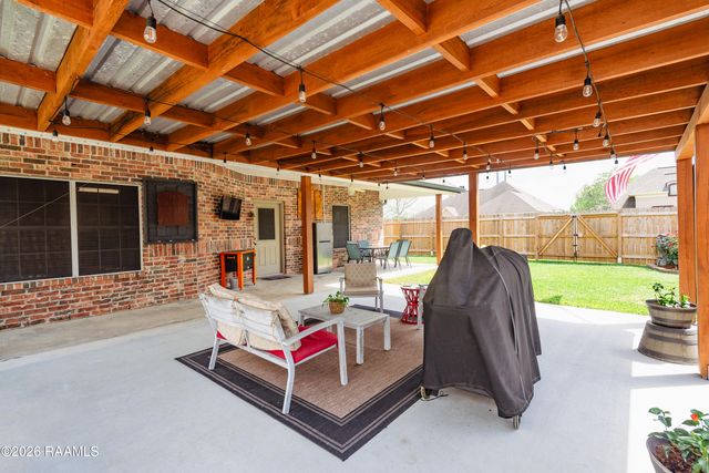 101 Shadowbrook Lane, Youngsville, LA 70592