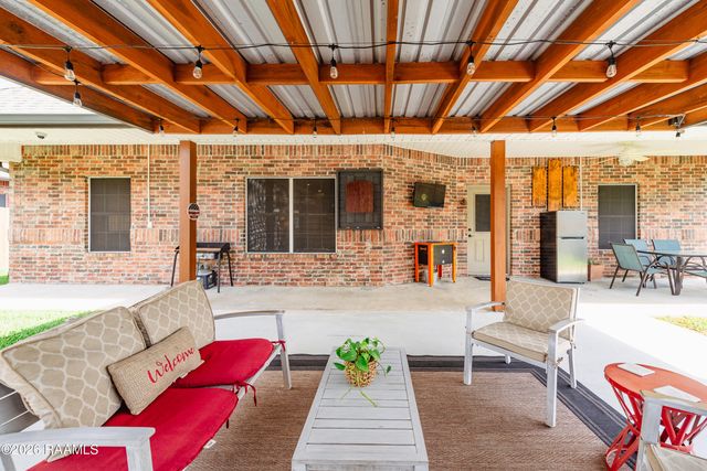 101 Shadowbrook Lane, Youngsville, LA 70592