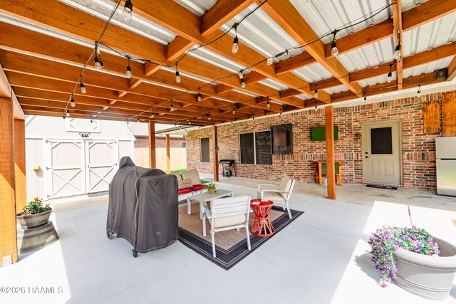 101 Shadowbrook Lane, Youngsville, LA 70592