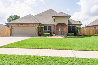 101 Shadowbrook Lane, Youngsville, LA 70592