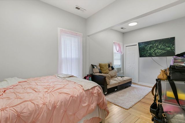 720 E 92nd Place, Chicago, IL 60619