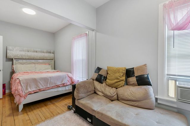720 E 92nd Place, Chicago, IL 60619