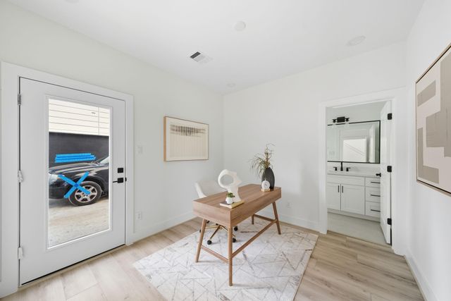 7723B Hammerly Boulevard, Houston, TX 77055