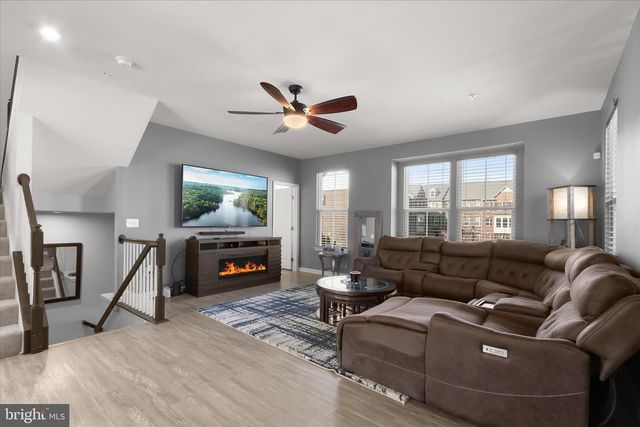 10860 WINCHESTER ST, Waldorf, MD 20603