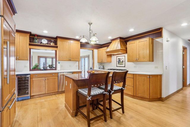 W338S4370 Drumlin DRIVE, Dousman, WI 53118