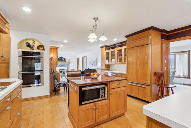 W338S4370 Drumlin DRIVE, Dousman, WI 53118