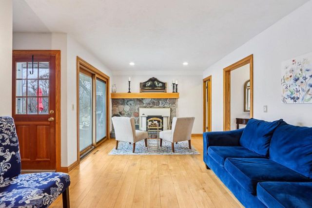 W338S4370 Drumlin DRIVE, Dousman, WI 53118