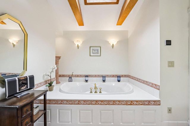 W338S4370 Drumlin DRIVE, Dousman, WI 53118