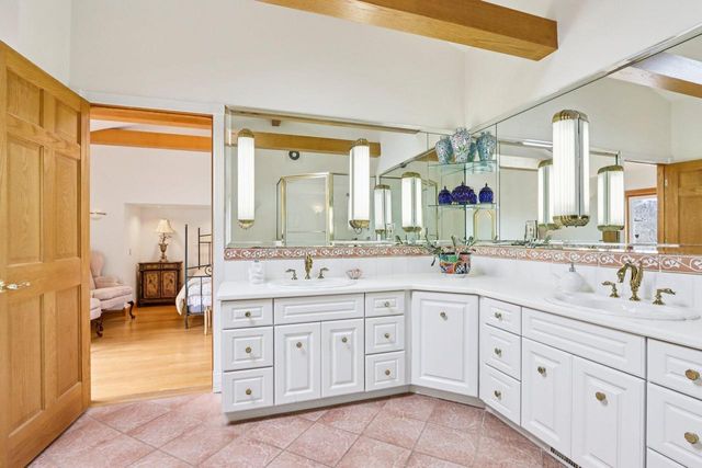 W338S4370 Drumlin DRIVE, Dousman, WI 53118