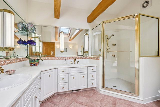 W338S4370 Drumlin DRIVE, Dousman, WI 53118