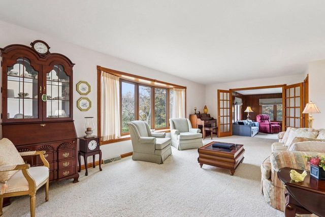 W338S4370 Drumlin DRIVE, Dousman, WI 53118