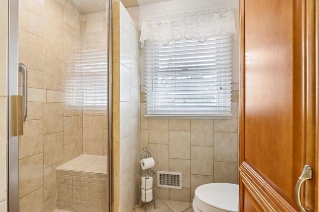 W338S4370 Drumlin DRIVE, Dousman, WI 53118