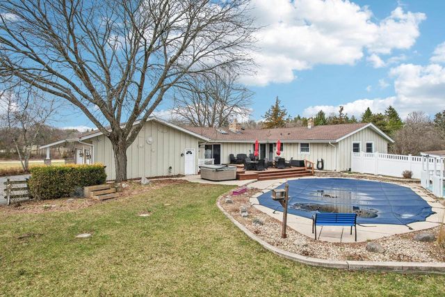 W338S4370 Drumlin DRIVE, Dousman, WI 53118