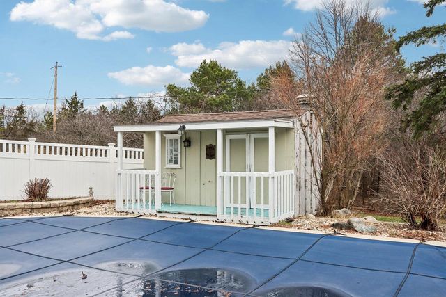 W338S4370 Drumlin DRIVE, Dousman, WI 53118