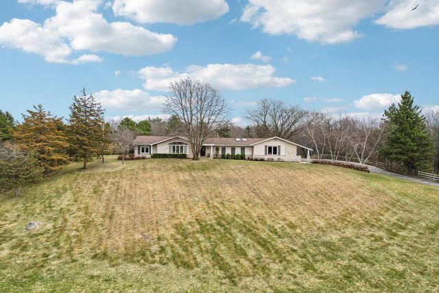 W338S4370 Drumlin DRIVE, Dousman, WI 53118