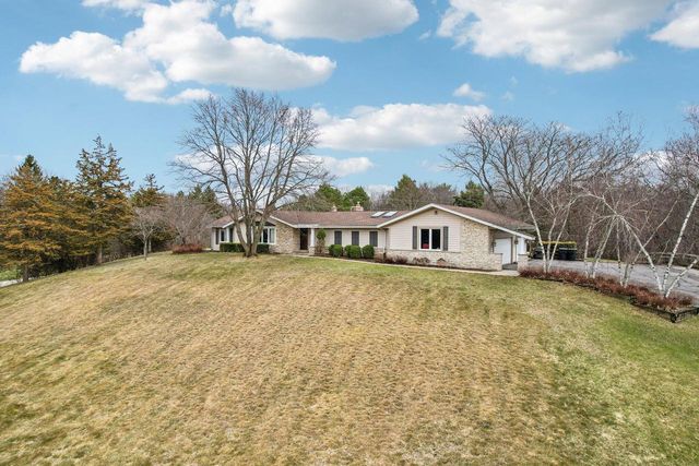 W338S4370 Drumlin DRIVE, Dousman, WI 53118