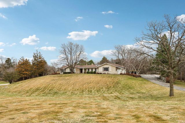 W338S4370 Drumlin DRIVE, Dousman, WI 53118