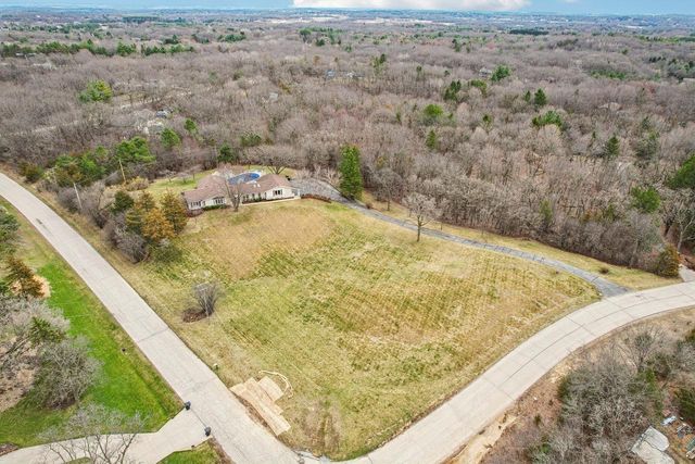W338S4370 Drumlin DRIVE, Dousman, WI 53118