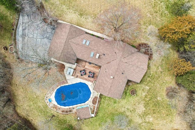 W338S4370 Drumlin DRIVE, Dousman, WI 53118
