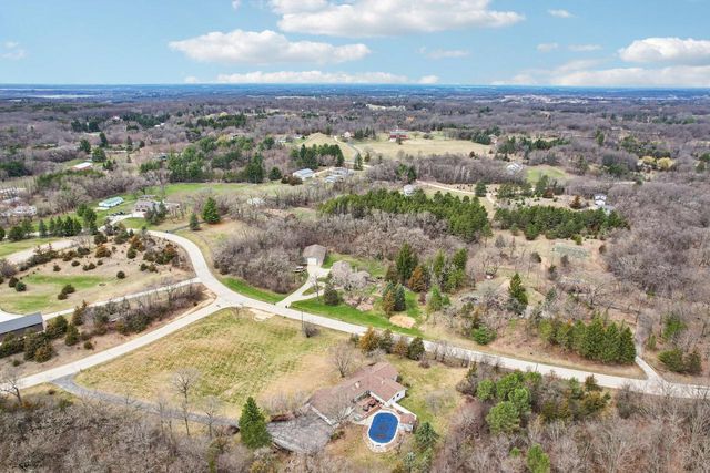 W338S4370 Drumlin DRIVE, Dousman, WI 53118