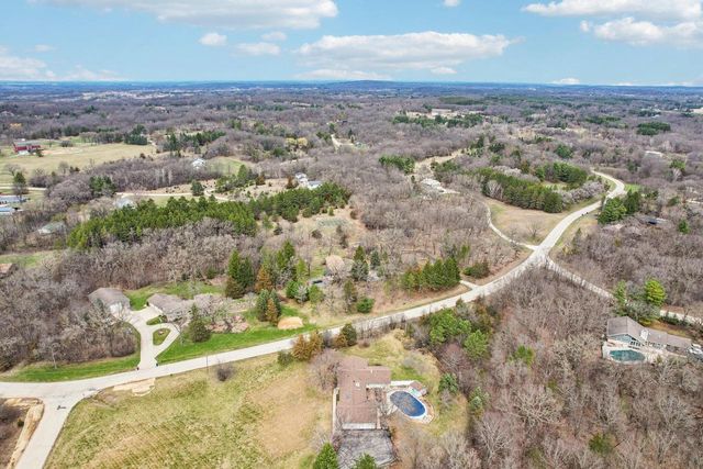 W338S4370 Drumlin DRIVE, Dousman, WI 53118