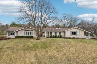 W338S4370 Drumlin DRIVE, Dousman, WI 53118
