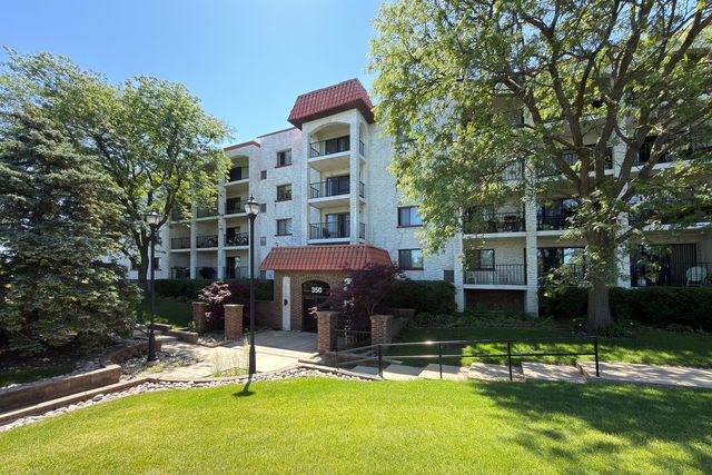 350 plum creek Drive 403, Wheeling, IL 60090