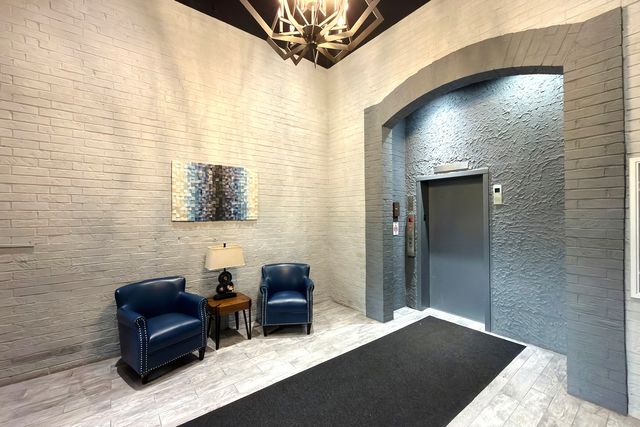 350 plum creek Drive 403, Wheeling, IL 60090