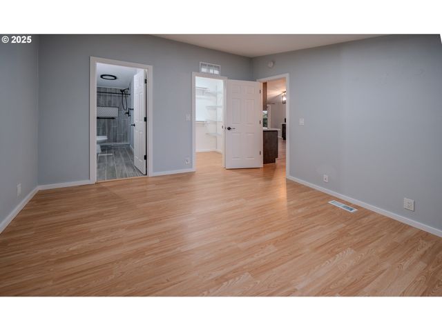 8630 Se FRONTIER Ct 40, Clackamas, OR 97015