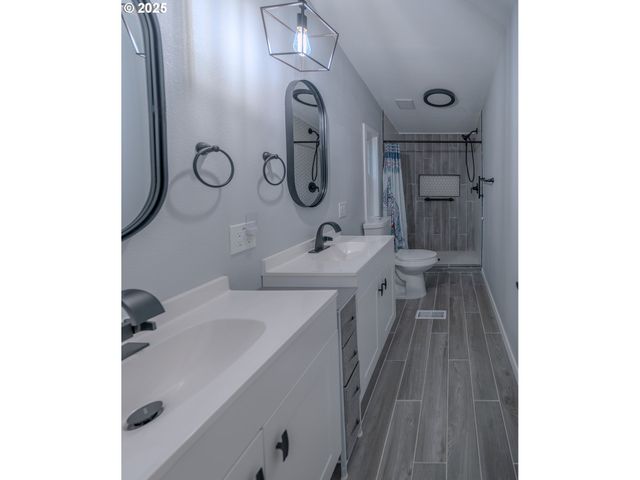 8630 Se FRONTIER Ct 40, Clackamas, OR 97015