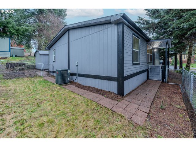 8630 Se FRONTIER Ct 40, Clackamas, OR 97015