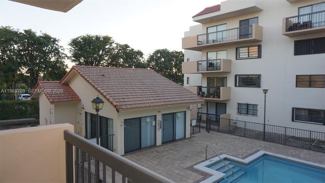 995 SW 84th Ave 218, Miami, FL 33144