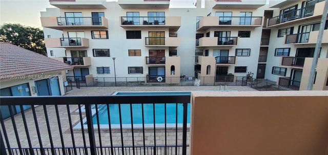 995 SW 84th Ave 218, Miami, FL 33144