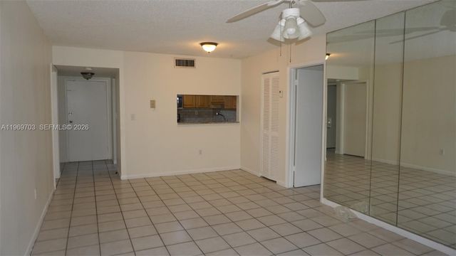 995 SW 84th Ave 218, Miami, FL 33144