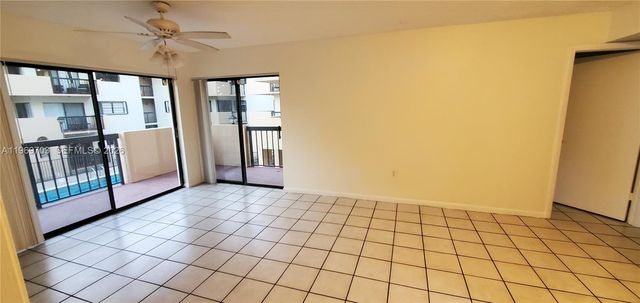 995 SW 84th Ave 218, Miami, FL 33144