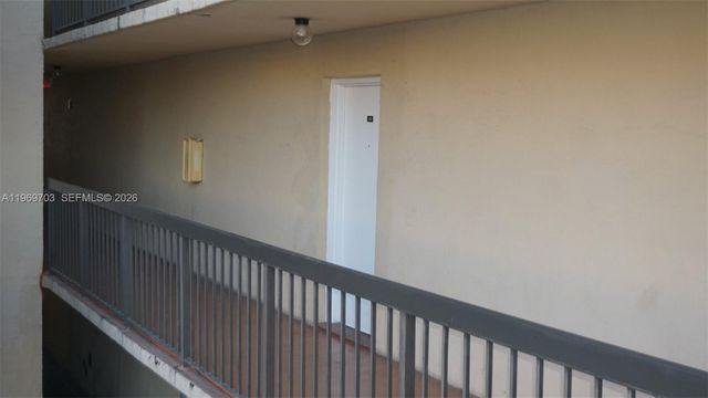 995 SW 84th Ave 218, Miami, FL 33144