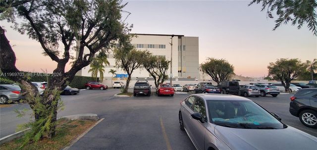 995 SW 84th Ave 218, Miami, FL 33144