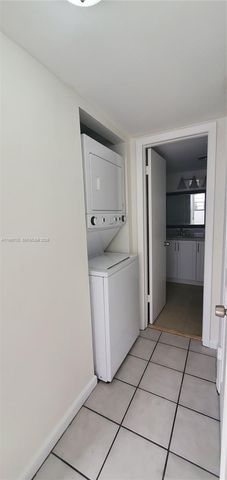 995 SW 84th Ave 218, Miami, FL 33144