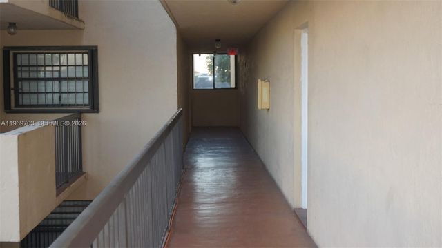 995 SW 84th Ave 218, Miami, FL 33144