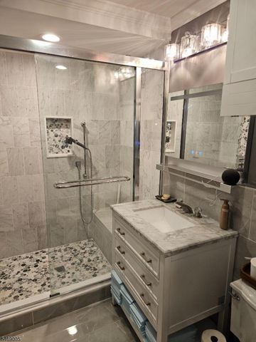 398 Liberty Rd, Englewood City, NJ 07631