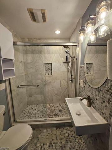 398 Liberty Rd, Englewood City, NJ 07631