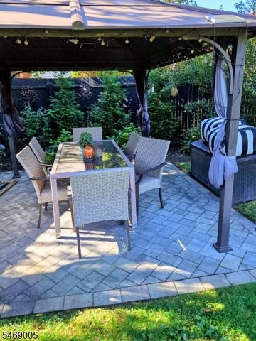 398 Liberty Rd, Englewood City, NJ 07631