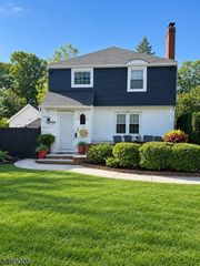 398 Liberty Rd, Englewood City, NJ 07631