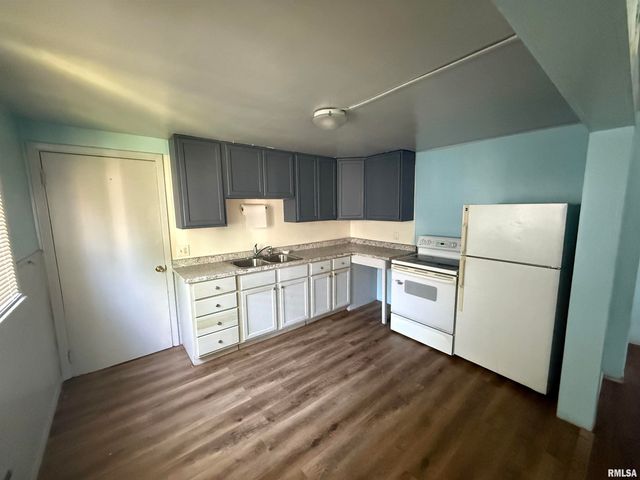 2204 S 15TH Street, Springfield, IL 62703
