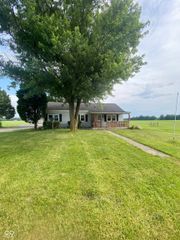 8321 N County Road 75 E, Lizton, IN 46149
